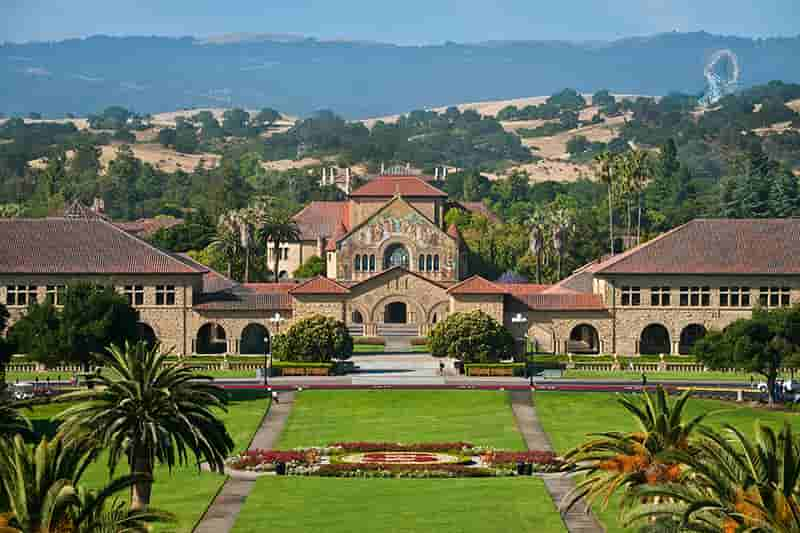 Stanford University expanded its financial aid program, including an increase in the family income threshold to $100,000.